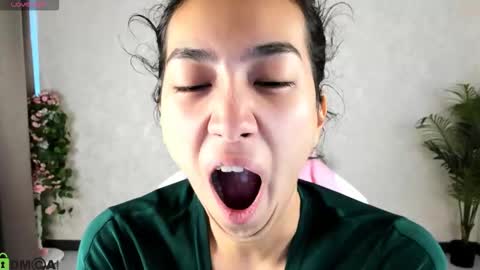 Aura online show from September 26, 3:43 am