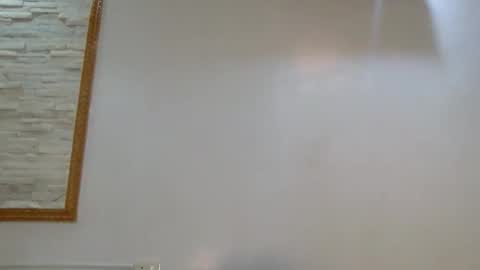 KIRA online show from September 18, 1:40 am