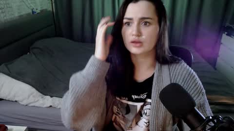 Kira  follow me  online show from January 1, 12:53 am