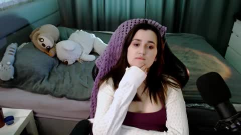 Kira  follow me  online show from March 2, 5:14 pm