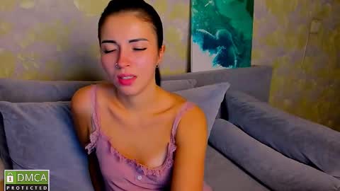 Snapshot of kiraa_sunny chatting on October 25, 6:35 pm kiraa sunny online show from October 25, 6:35 pm