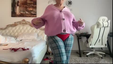 KiraDivine online show from October 10, 1:10 pm