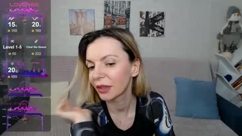 Snapshot of kiramartins_cat chatting on December 23, 4:22 am kiramartins cat online show from December 23, 4:22 am