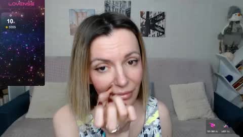 Snapshot of kiramartins_cat chatting on December 27, 5:16 pm kiramartins cat online show from December 27, 5:16 pm