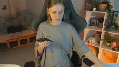 Kira online show from March 2, 2:10 pm