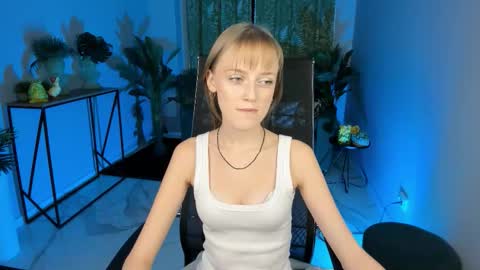 Kira online show from November 9, 5:44 pm