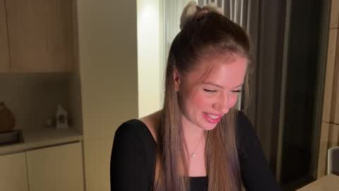 Kira online show from October 8, 4:15 pm