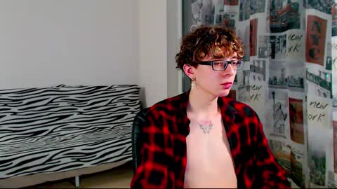 Snapshot of kiriae21 chatting on March 10, 8:01 pm Alan online show from March 10, 8:01 pm