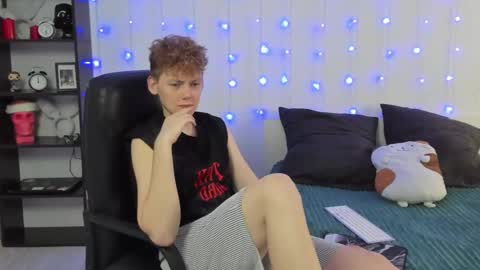 Snapshot of kirill_20_cm chatting on December 8, 3:24 pm Kirill and Andrey online show from December 8, 3:24 pm