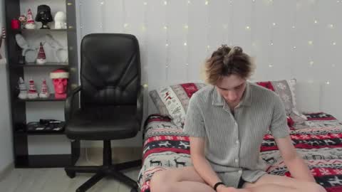 Snapshot of kirill_20_cm chatting on December 18, 11:34 am Kirill and Andrey online show from December 18, 11:34 am