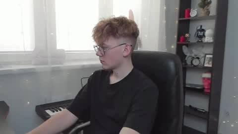 Snapshot of kirill_20_cm chatting on December 21, 11:55 am Kirill and Andrey online show from December 21, 11:55 am