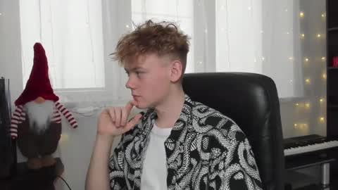 Snapshot of kirill_20_cm chatting on December 24, 12:11 pm Kirill and Andrey online show from December 24, 12:11 pm