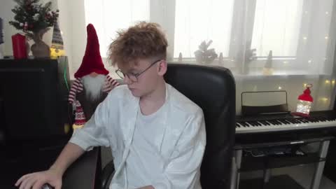 Snapshot of kirill_20_cm chatting on December 25, 12:47 pm Kirill and Andrey online show from December 25, 12:47 pm