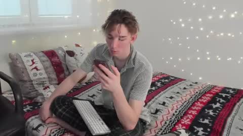 Snapshot of kirill_20_cm chatting on December 27, 11:39 am Kirill and Andrey online show from December 27, 11:39 am