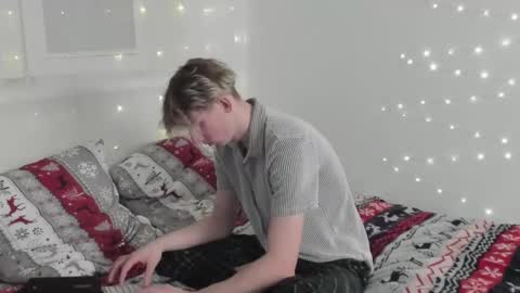 Snapshot of kirill_20_cm chatting on December 27, 5:26 pm Kirill and Andrey online show from December 27, 5:26 pm