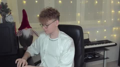 Snapshot of kirill_20_cm chatting on December 28, 2:42 pm Kirill and Andrey online show from December 28, 2:42 pm