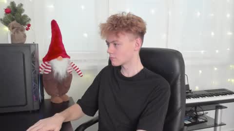 Snapshot of kirill_20_cm chatting on December 29, 12:55 pm Kirill and Andrey online show from December 29, 12:55 pm