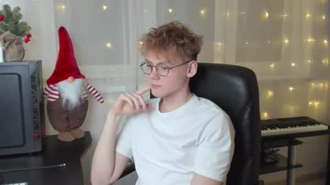 Snapshot of kirill_20_cm chatting on December 29, 7:22 pm Kirill and Andrey online show from December 29, 7:22 pm