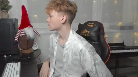 Snapshot of kirill_20_cm chatting on January 6, 5:49 pm Kirill and Andrey online show from January 6, 5:49 pm