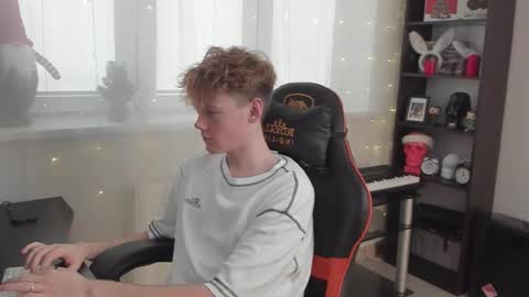 Snapshot of kirill_20_cm chatting on January 18, 10:17 am Kirill and Andrey online show from January 18, 10:17 am