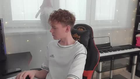 Snapshot of kirill_20_cm chatting on January 19, 9:33 am Kirill and Andrey online show from January 19, 9:33 am