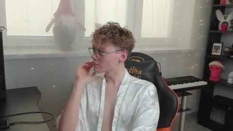 Snapshot of kirill_20_cm chatting on January 22, 1:00 pm Kirill and Andrey online show from January 22, 1:00 pm