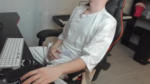 Snapshot of kirill_20_cm chatting on January 22, 4:02 pm Kirill and Andrey online show from January 22, 4:02 pm