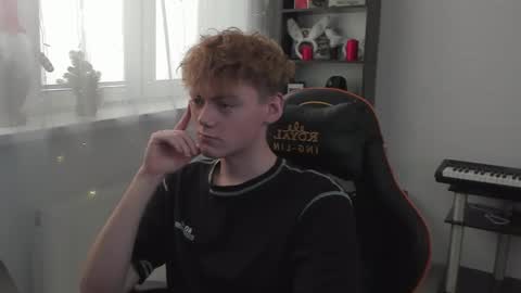 Snapshot of kirill_20_cm chatting on January 25, 12:37 pm Kirill and Andrey online show from January 25, 12:37 pm