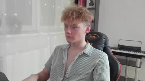 Snapshot of kirill_20_cm chatting on January 27, 2:35 pm Kirill and Andrey online show from January 27, 2:35 pm