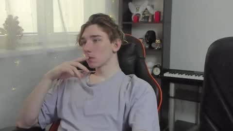 Snapshot of kirill_20_cm chatting on February 4, 11:27 am Kirill and Andrey online show from February 4, 11:27 am