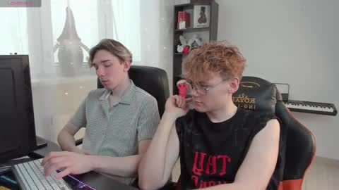 Snapshot of kirill_20_cm chatting on February 5, 9:15 am Kirill and Andrey online show from February 5, 9:15 am