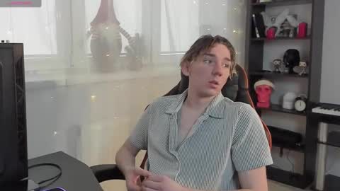 Snapshot of kirill_20_cm chatting on February 7, 11:45 am Kirill and Andrey online show from February 7, 11:45 am