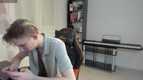 Snapshot of kirill_20_cm chatting on February 11, 9:46 pm Kirill and Andrey online show from February 11, 9:46 pm