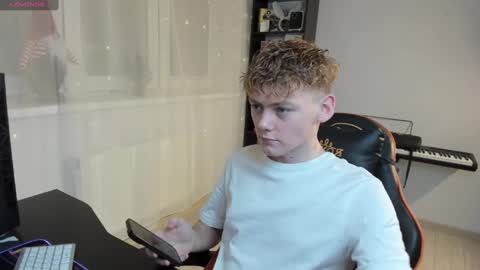 Snapshot of kirill_20_cm chatting on February 12, 10:59 pm Kirill and Andrey online show from February 12, 10:59 pm