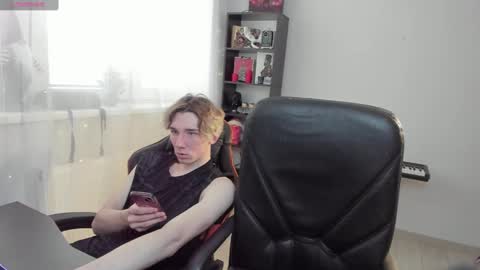 Snapshot of kirill_20_cm chatting on February 16, 8:21 am Kirill and Andrey online show from February 16, 8:21 am