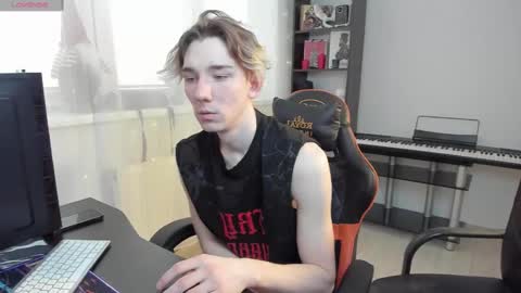 Snapshot of kirill_20_cm chatting on February 16, 12:43 pm Kirill and Andrey online show from February 16, 12:43 pm