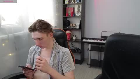 Snapshot of kirill_20_cm chatting on February 23, 10:06 am Kirill and Andrey online show from February 23, 10:06 am