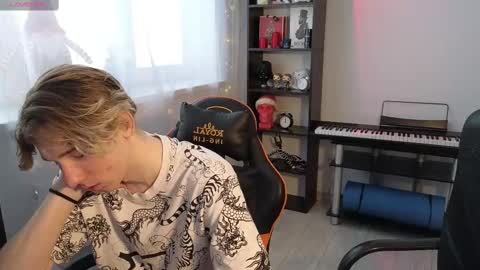 Snapshot of kirill_20_cm chatting on February 27, 10:26 am Kirill and Andrey online show from February 27, 10:26 am