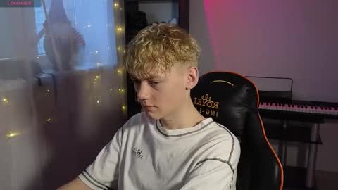 Snapshot of kirill_20_cm chatting on March 2, 3:05 pm Kirill and Andrey online show from March 2, 3:05 pm