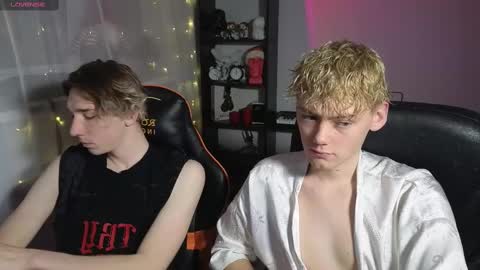 Snapshot of kirill_20_cm chatting on March 12, 5:38 pm Kirill and Andrey online show from March 12, 5:38 pm