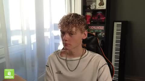 Snapshot of kirill_20_cm chatting on September 15, 3:01 pm Kirill and Andrey online show from September 15, 3:01 pm