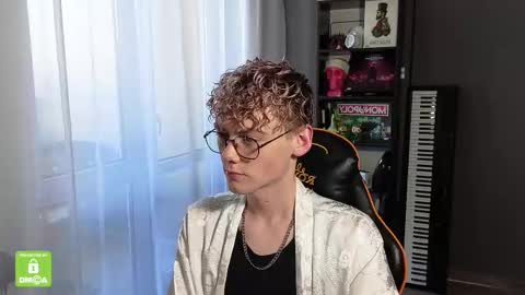 Snapshot of kirill_20_cm chatting on September 21, 8:49 am Kirill and Andrey online show from September 21, 8:49 am