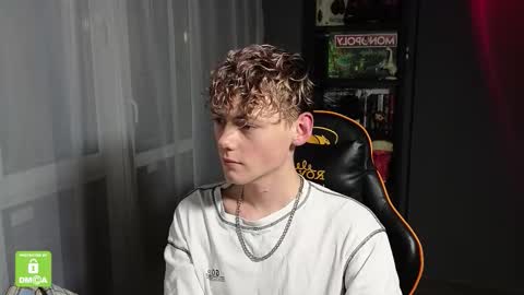 Snapshot of kirill_20_cm chatting on October 3, 1:13 am Kirill and Andrey online show from October 3, 1:13 am