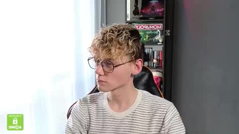 Snapshot of kirill_20_cm chatting on October 7, 12:35 pm Kirill and Andrey online show from October 7, 12:35 pm