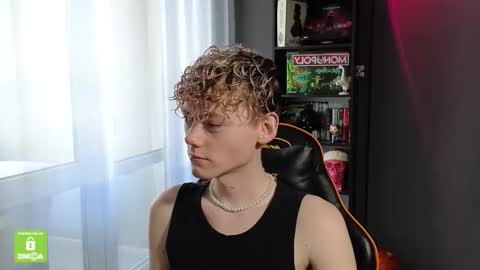 Snapshot of kirill_20_cm chatting on October 10, 4:44 am Kirill and Andrey online show from October 10, 4:44 am