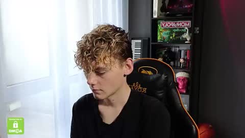 Snapshot of kirill_20_cm chatting on October 12, 7:51 am Kirill and Andrey online show from October 12, 7:51 am