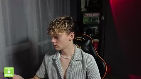 Snapshot of kirill_20_cm chatting on October 15, 12:44 am Kirill and Andrey online show from October 15, 12:44 am