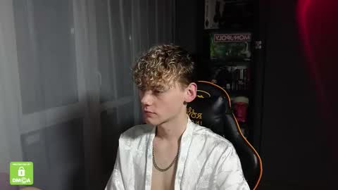 Snapshot of kirill_20_cm chatting on October 16, 12:55 am Kirill and Andrey online show from October 16, 12:55 am