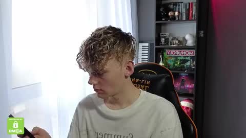 Snapshot of kirill_20_cm chatting on October 27, 8:51 am Kirill and Andrey online show from October 27, 8:51 am