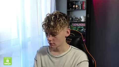 Snapshot of kirill_20_cm chatting on October 29, 9:22 am Kirill and Andrey online show from October 29, 9:22 am